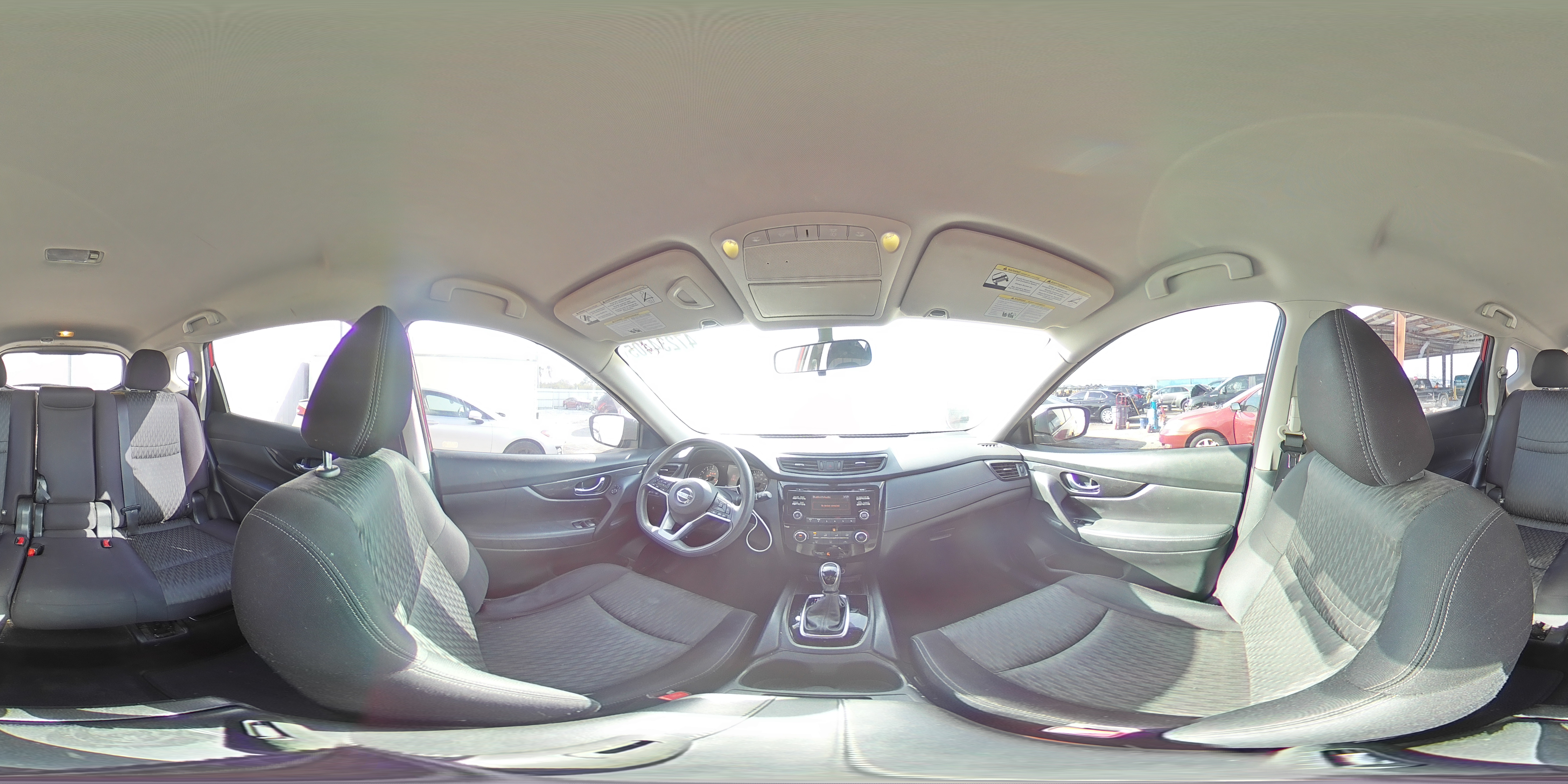 2017 Nissan Rogue - Image 16