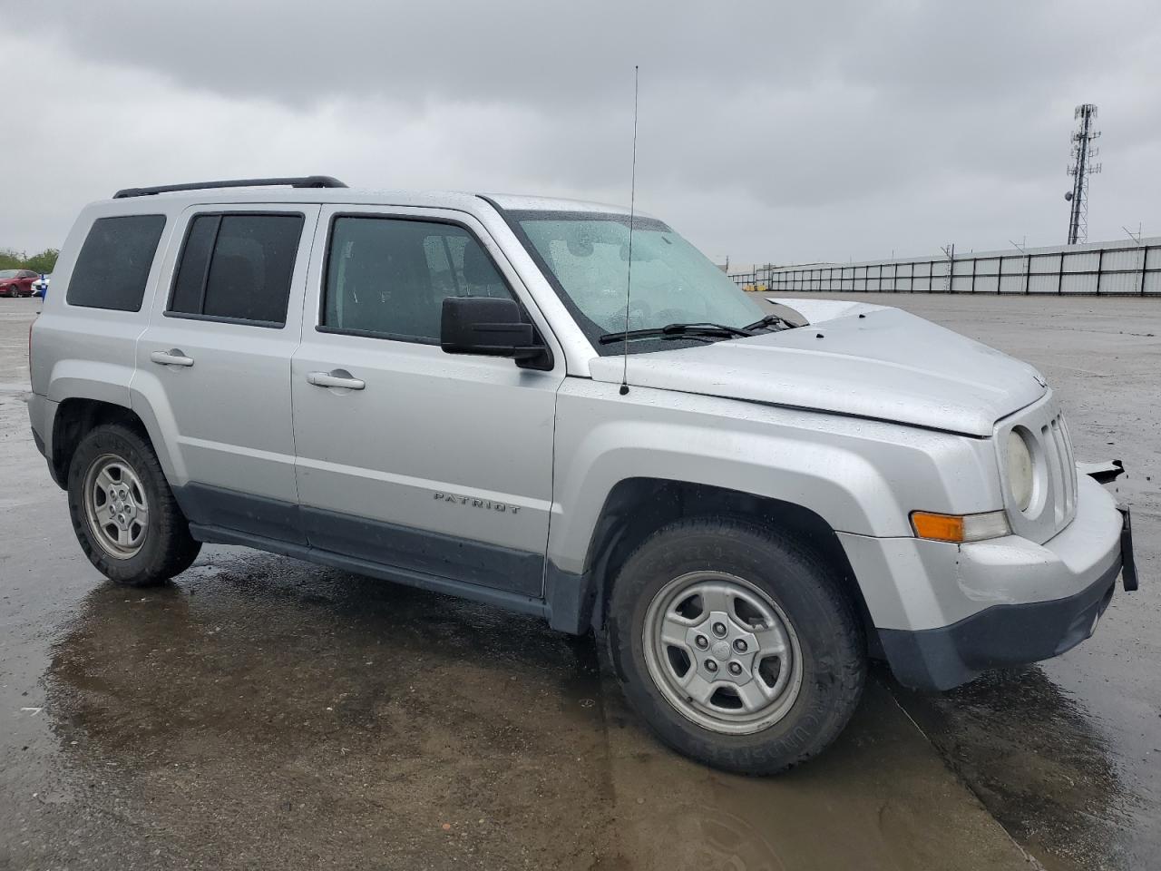 2013 Jeep Liberty (Patriot) - Image 4