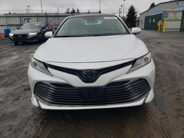 TOYOTA CAMRY 2019 Белы