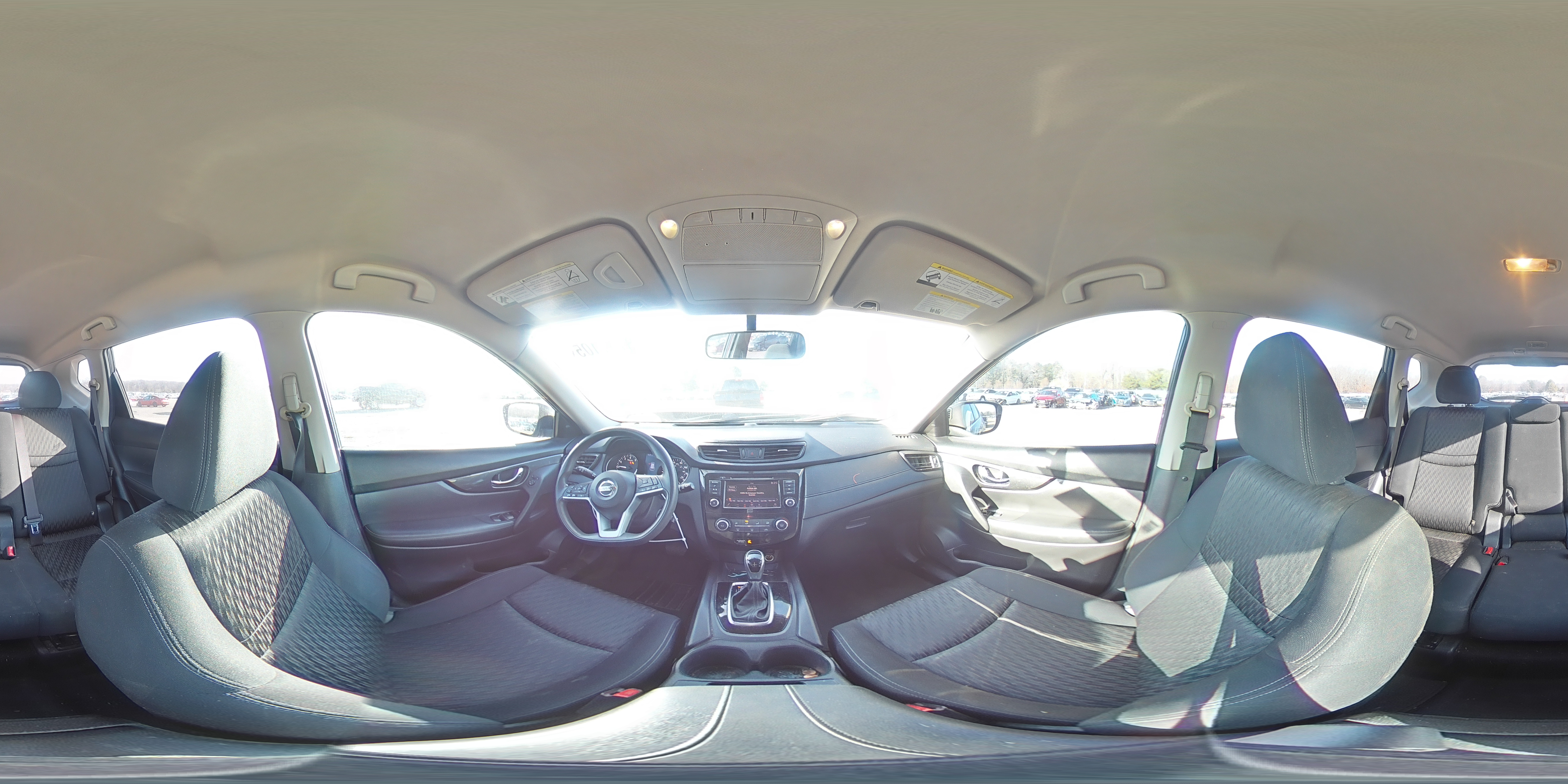 2018 Nissan Rogue - Image 13