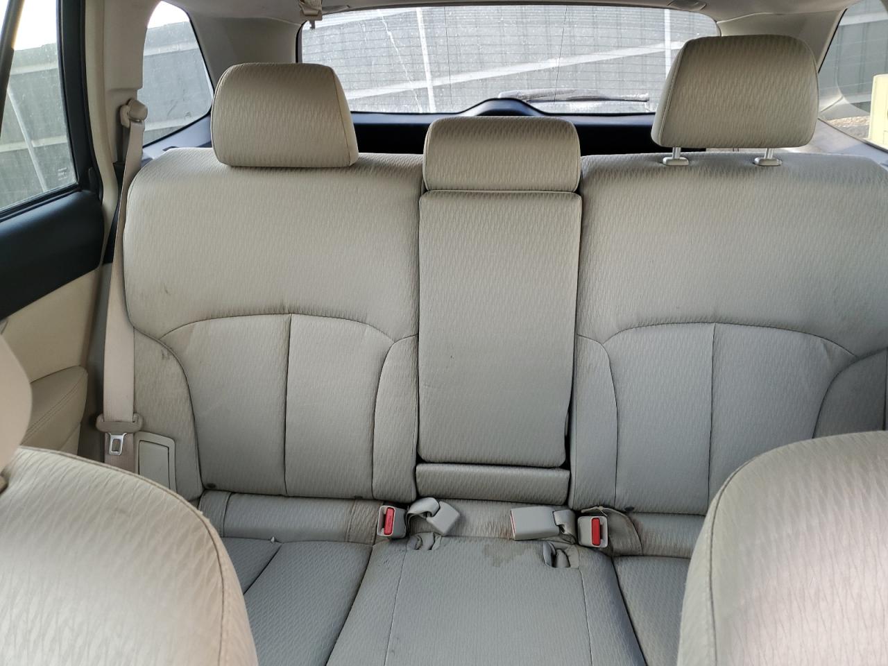 2011 Subaru Outback - Image 10