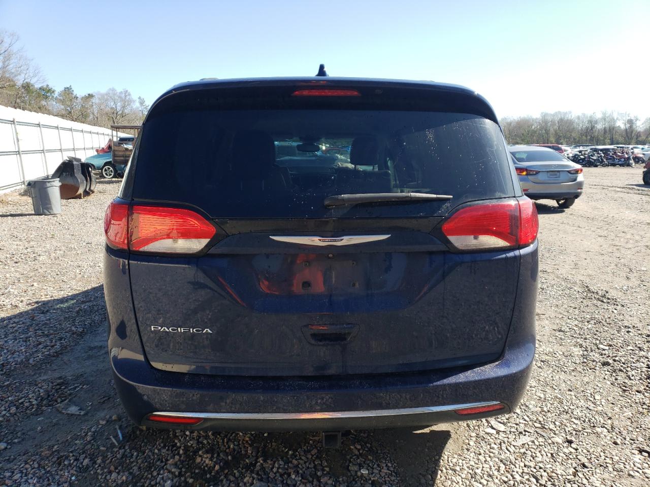 2017 Chrysler Pacifica - Image 6