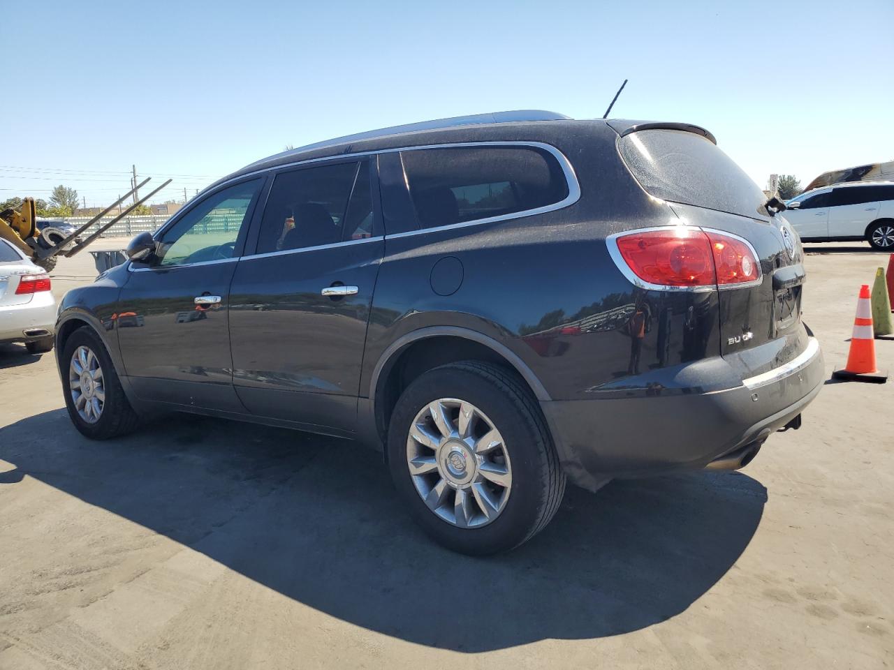 2011 Buick Enclave - Image 2