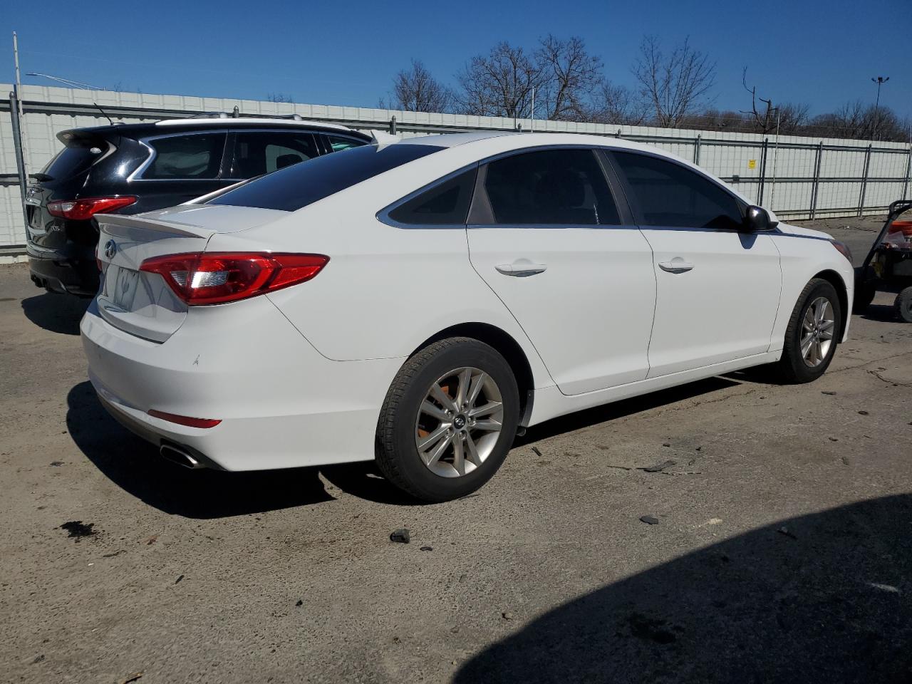 2015 Hyundai Sonata - Image 3