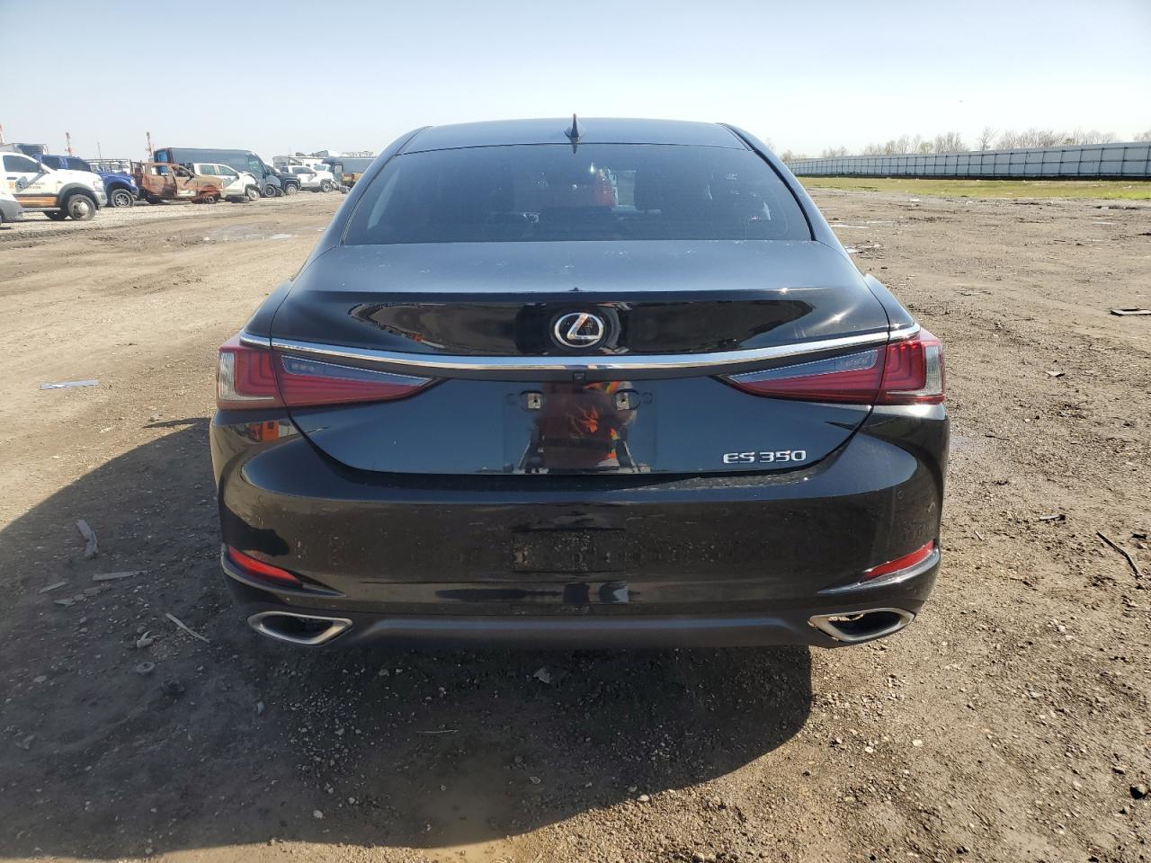 2020 Lexus ES - Image 6