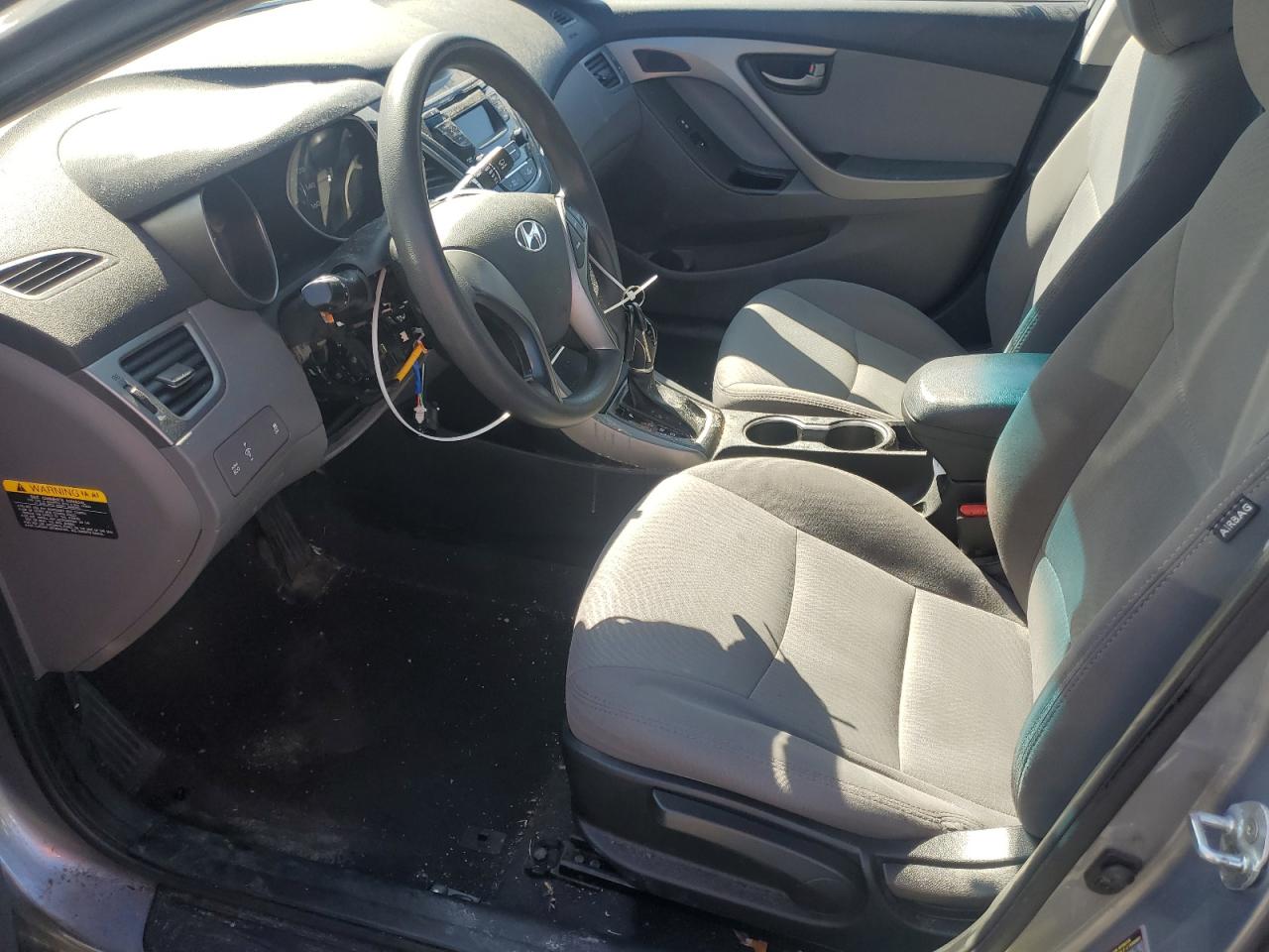 2016 Hyundai Elantra - Image 7