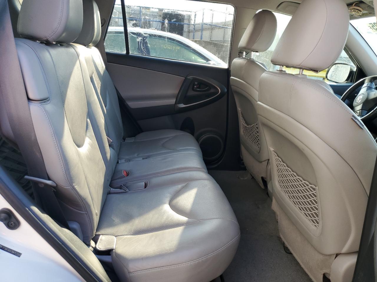 2011 Toyota RAV 4 - Image 11