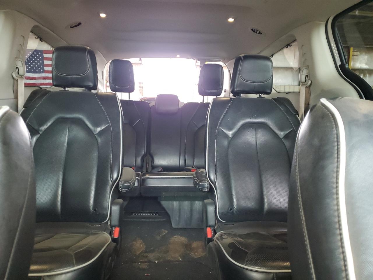 2022 Chrysler Pacifica - Image 10