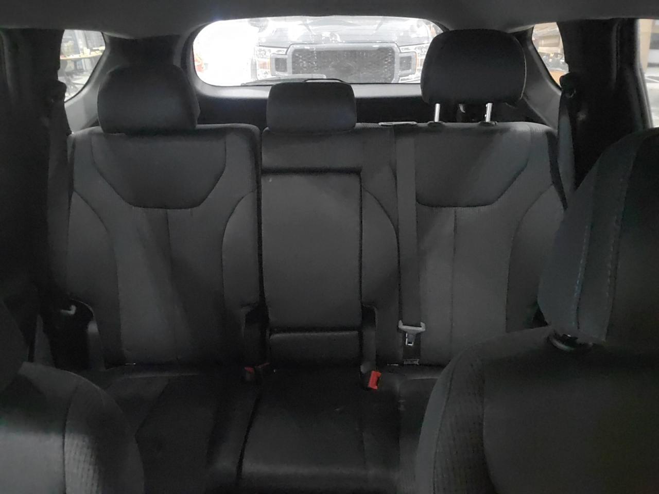 2023 Hyundai Santa Fe - Image 10
