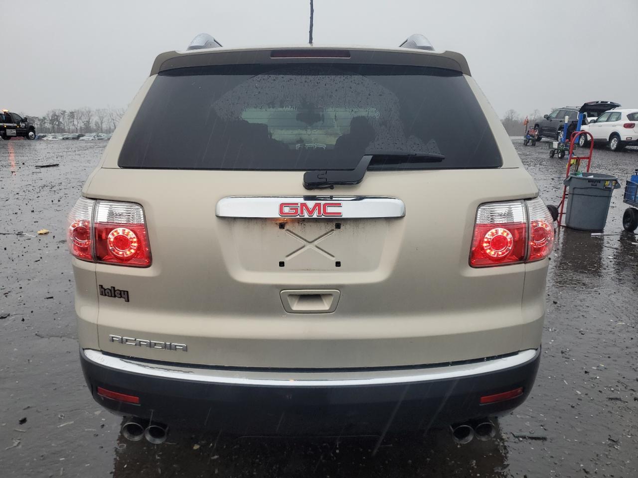 2009 GMC Acadia - Image 6
