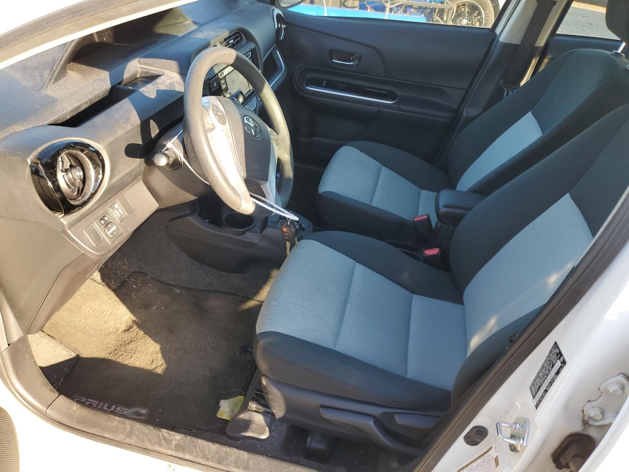 2015 Toyota Prius - Image 7
