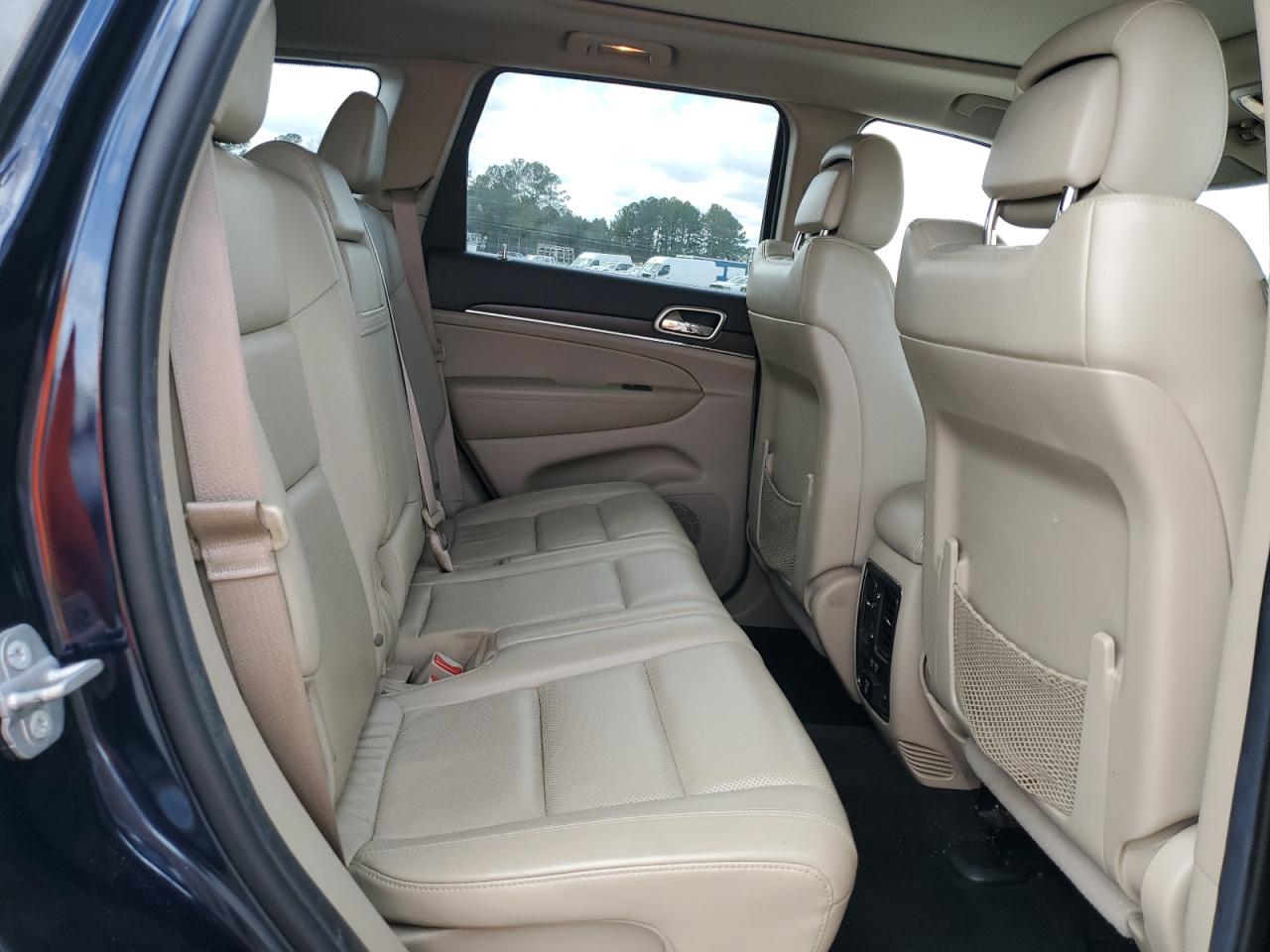 2014 Jeep Grand Cherokee - Image 11