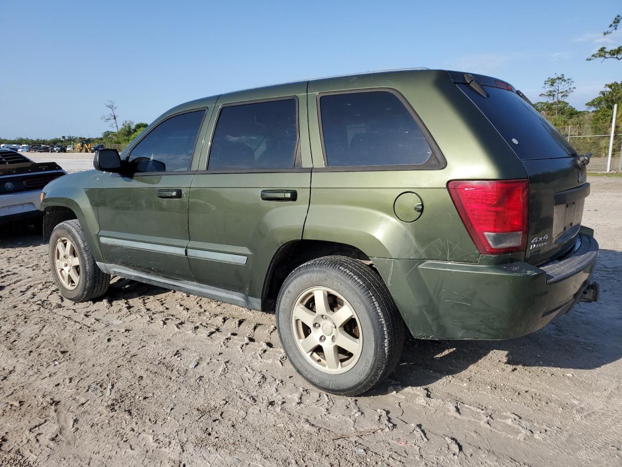 2008 Jeep Grand Cherokee - Image 2