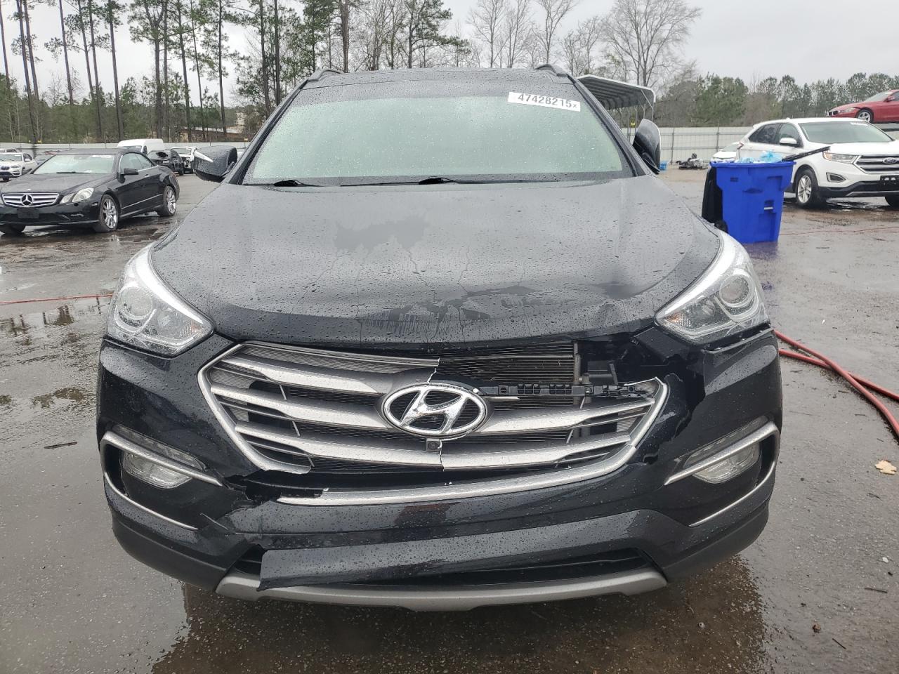 2017 Hyundai Santa Fe - Image 5