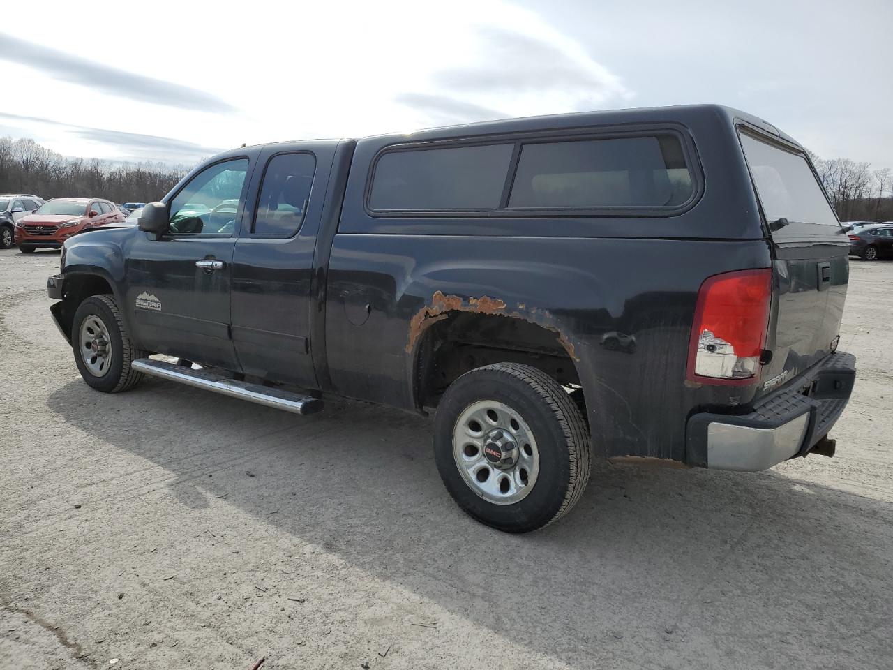 2013 GMC Sierra - Image 2