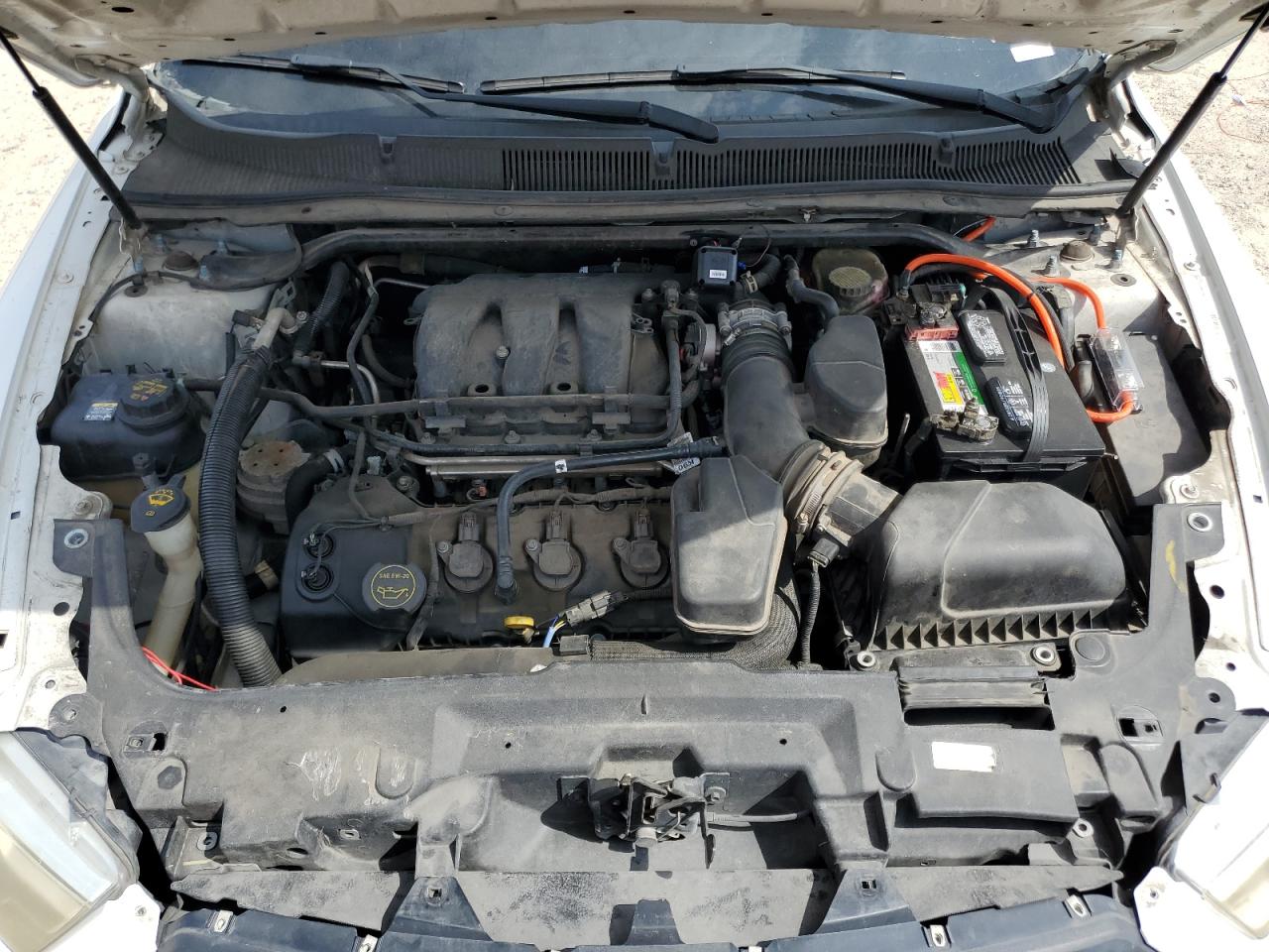 2015 Ford Taurus - Image 13