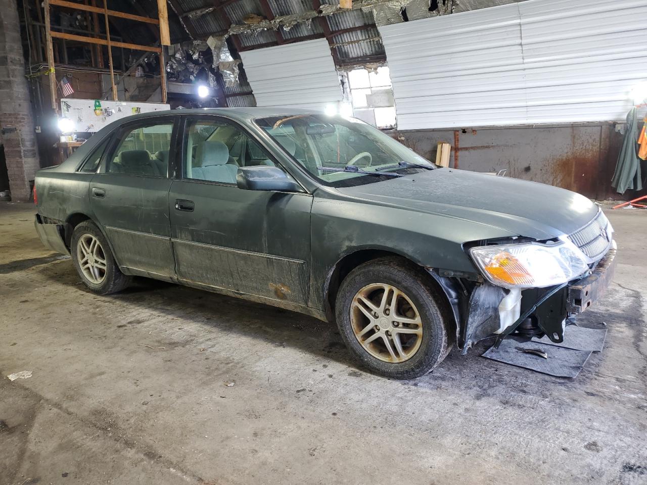 2002 Toyota Avalon - Image 4