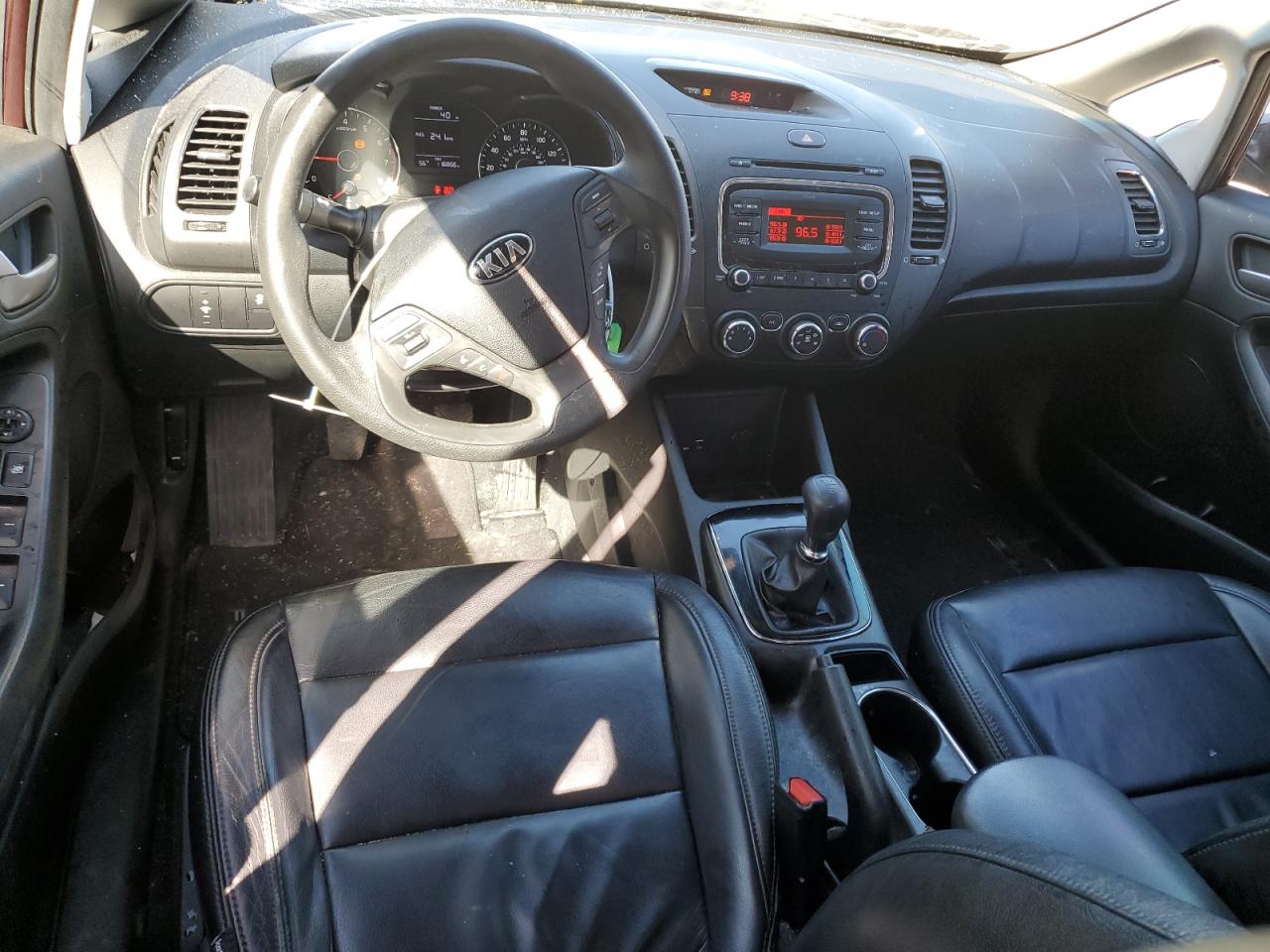 2017 Kia Forte - Image 8
