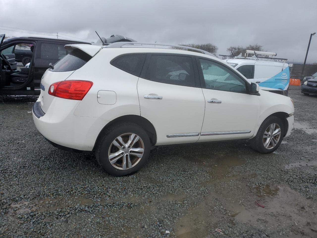 2013 Nissan Rogue - Image 3