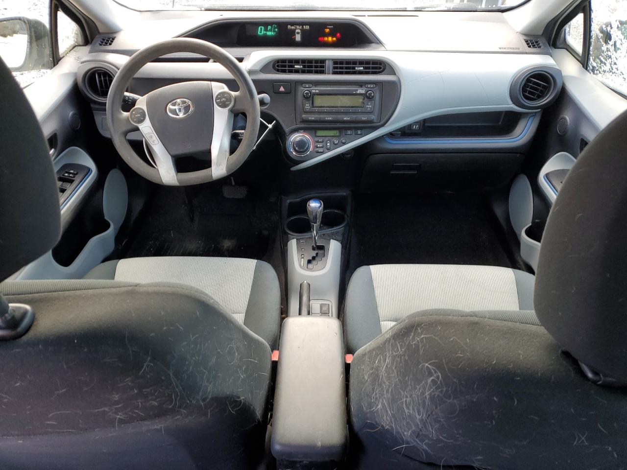 2012 Toyota Prius - Image 8