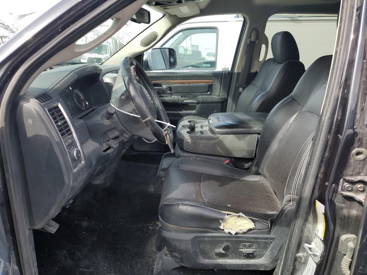 2015 RAM 3500 - Image 7