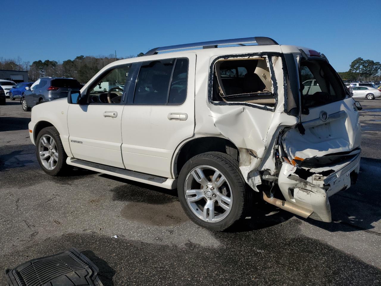 2008 Mercury Mountaineer - Image 2