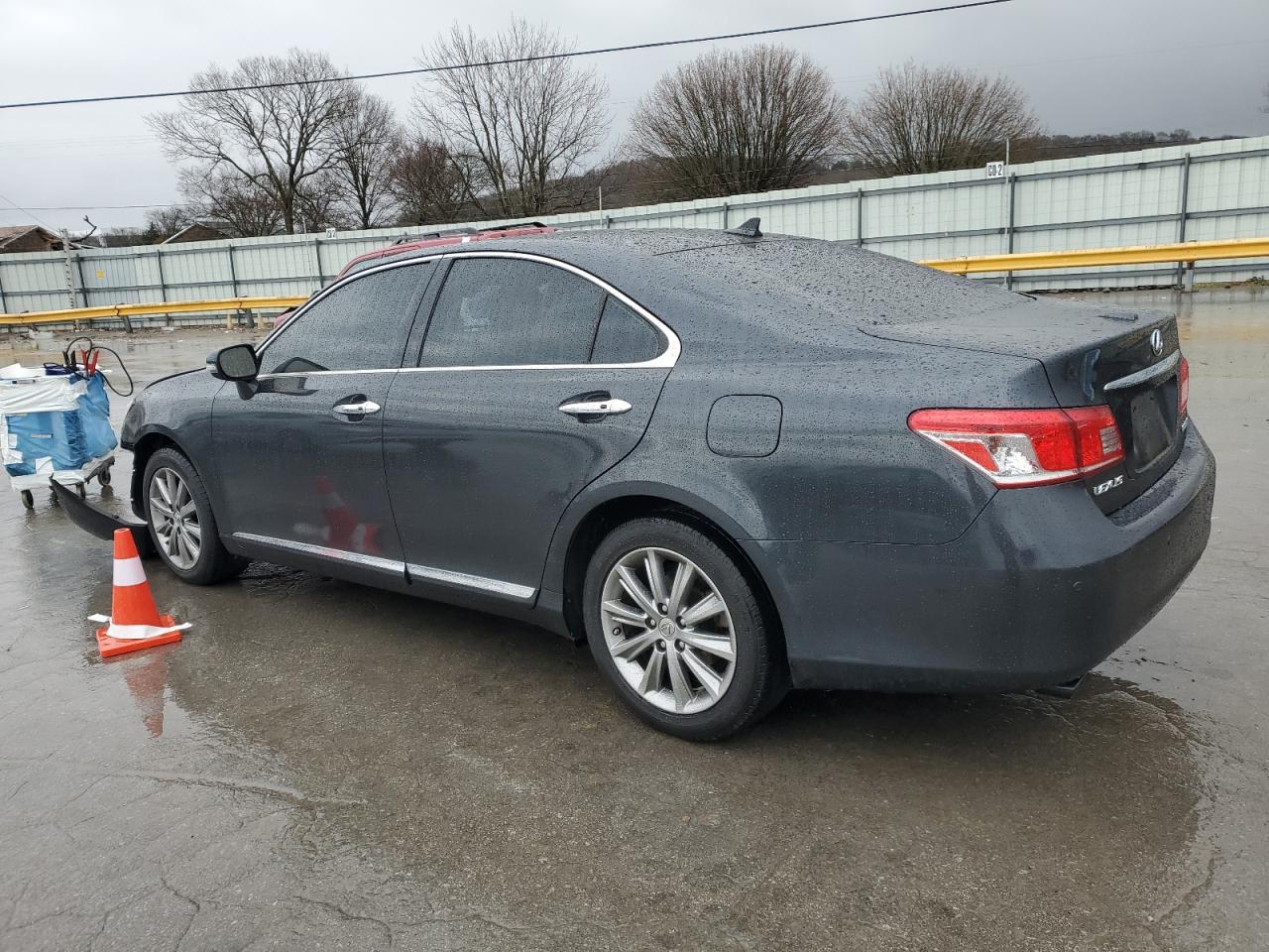 2010 Lexus ES - Image 2