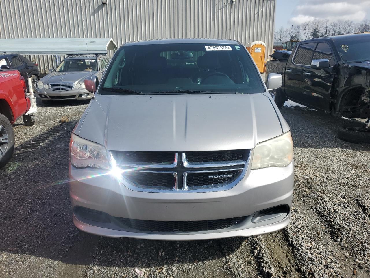 2014 Dodge Caravan - Image 5