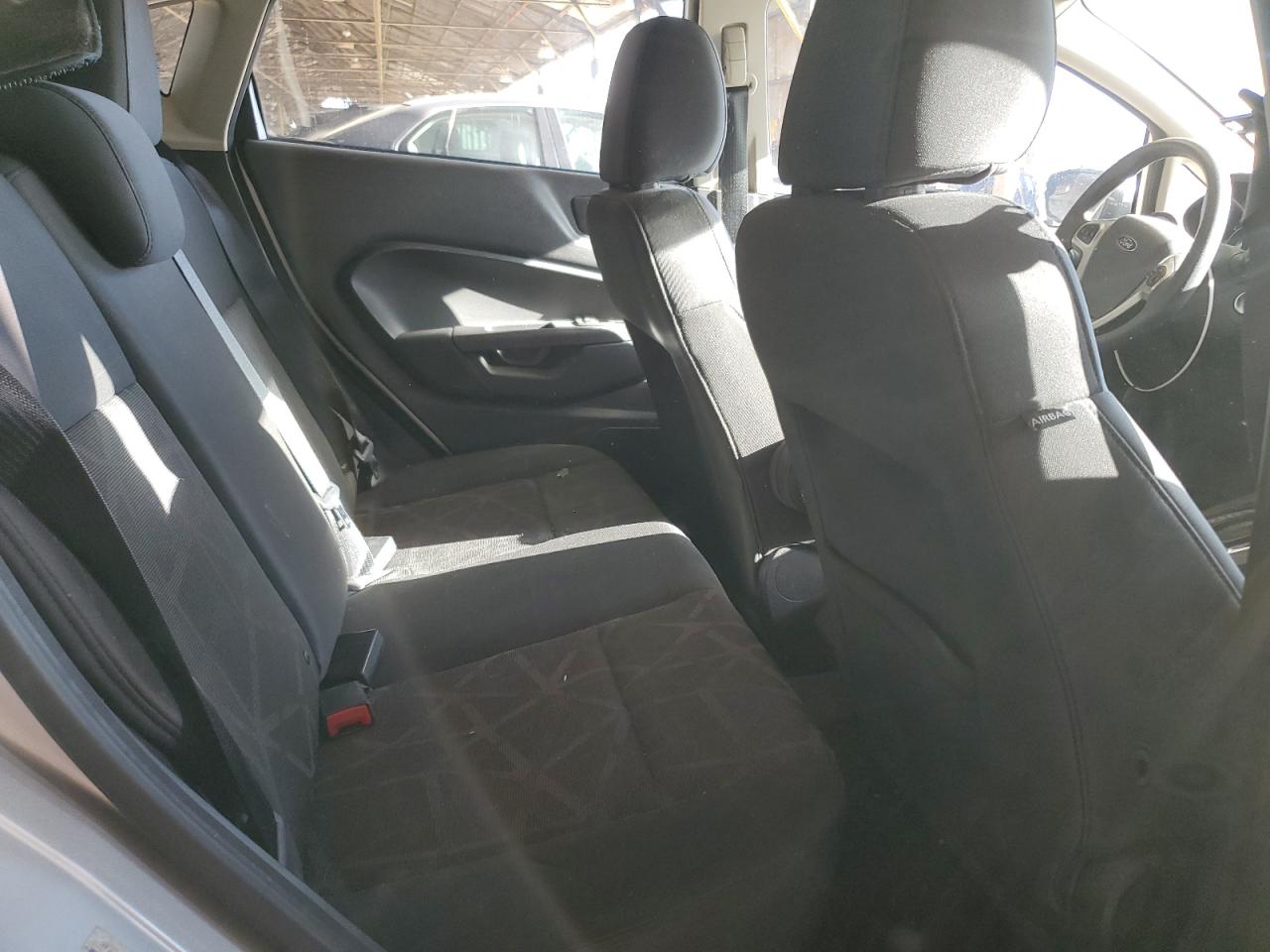 2013 Ford Fiesta - Image 10