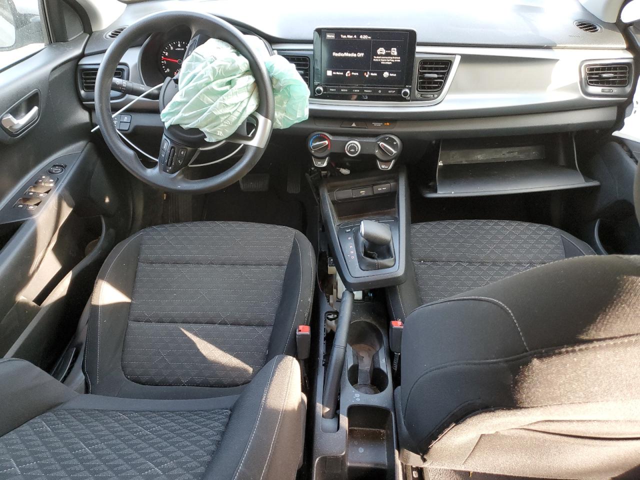 2023 Kia Rio - Image 8