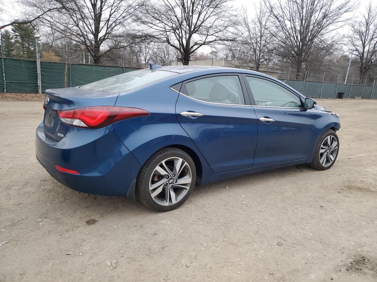2015 Hyundai Elantra - Image 3