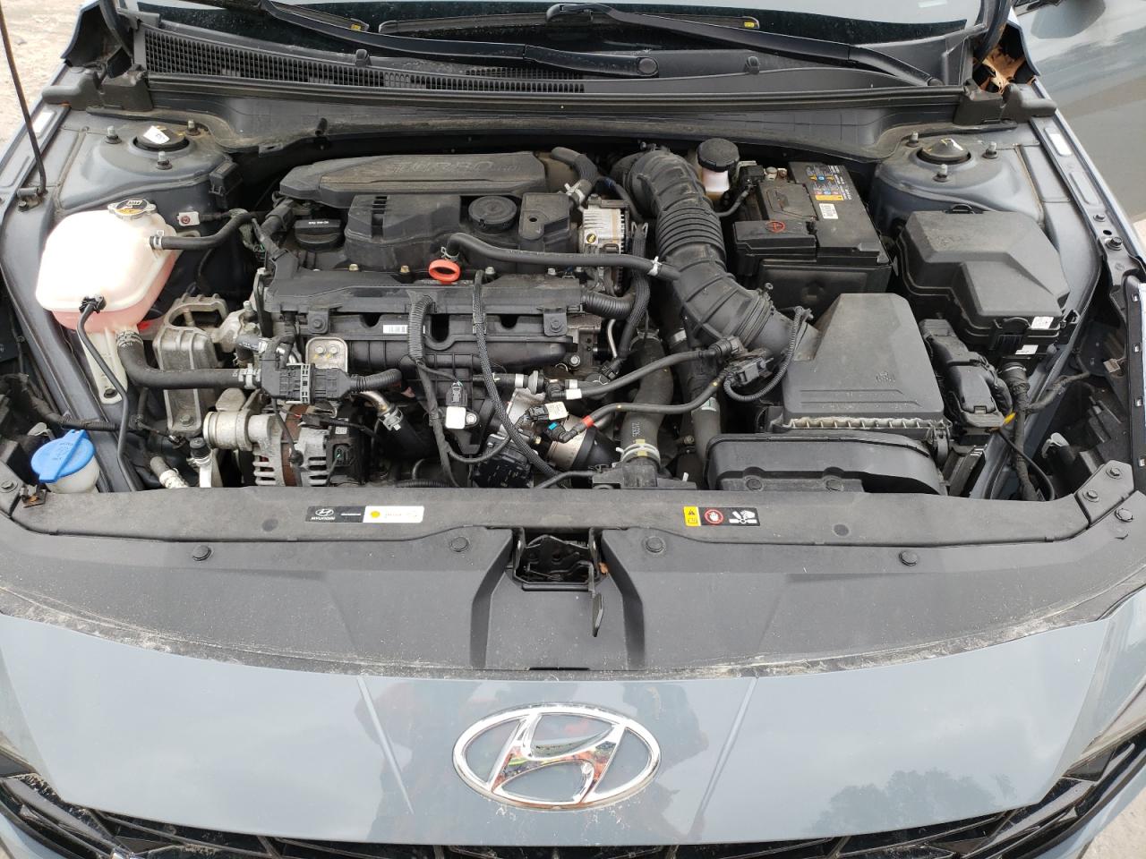 2022 Hyundai Elantra - Image 11