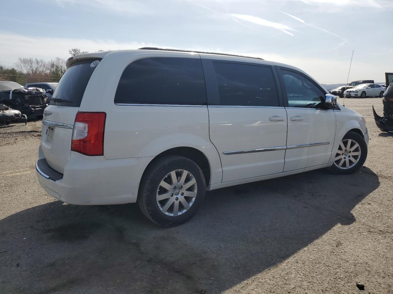 2011 Chrysler Town & Country - Image 3