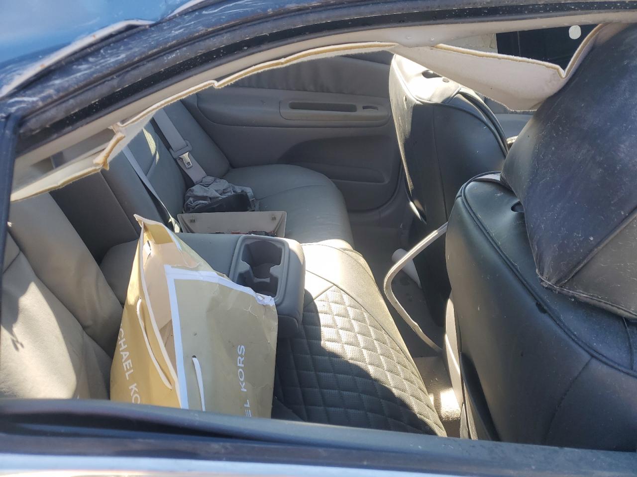 2003 Toyota Camry Le VIN: 4T1BF32K53U555042 Lot: 49998285
