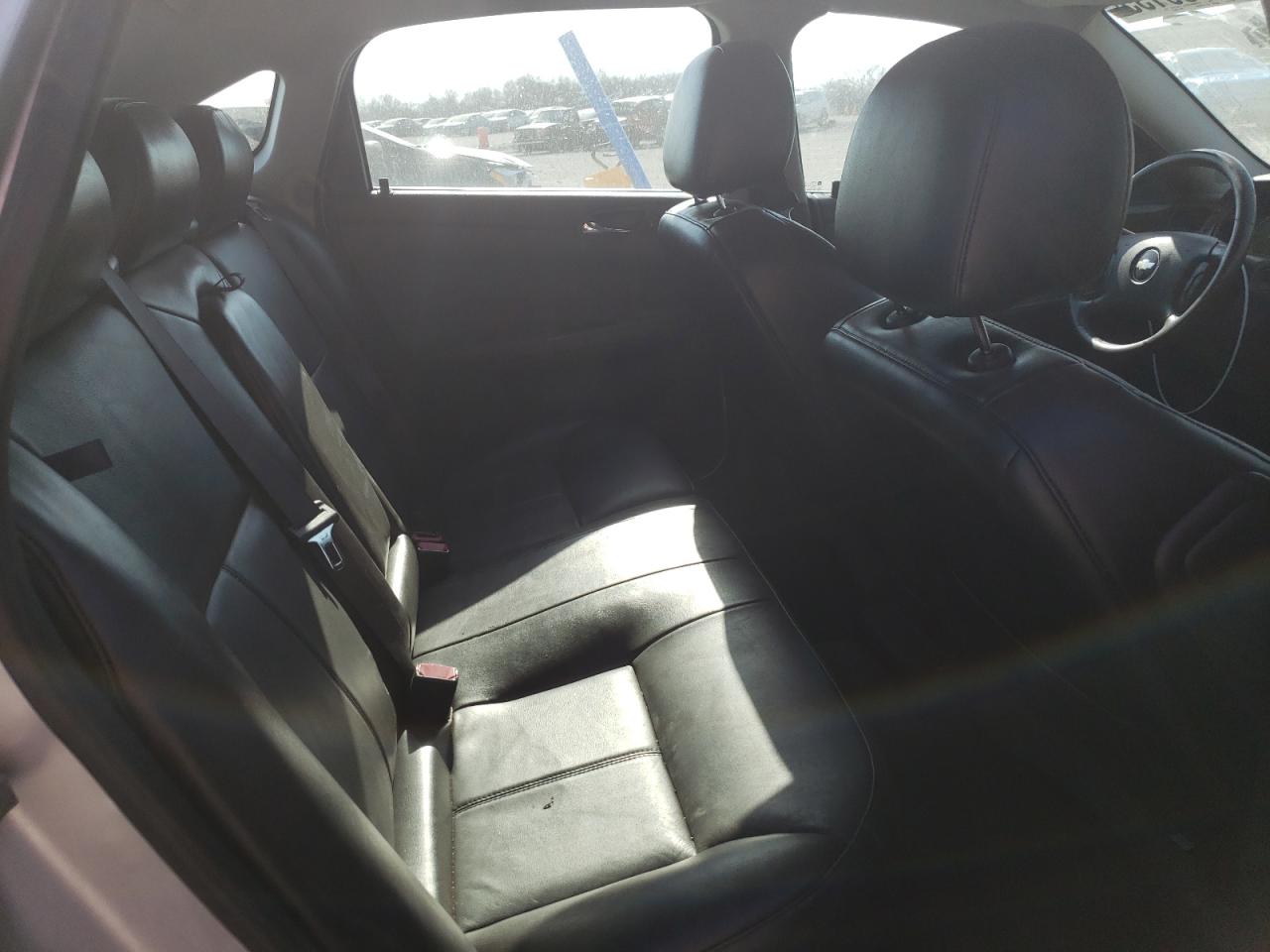 2009 Chevrolet Impala - Image 11