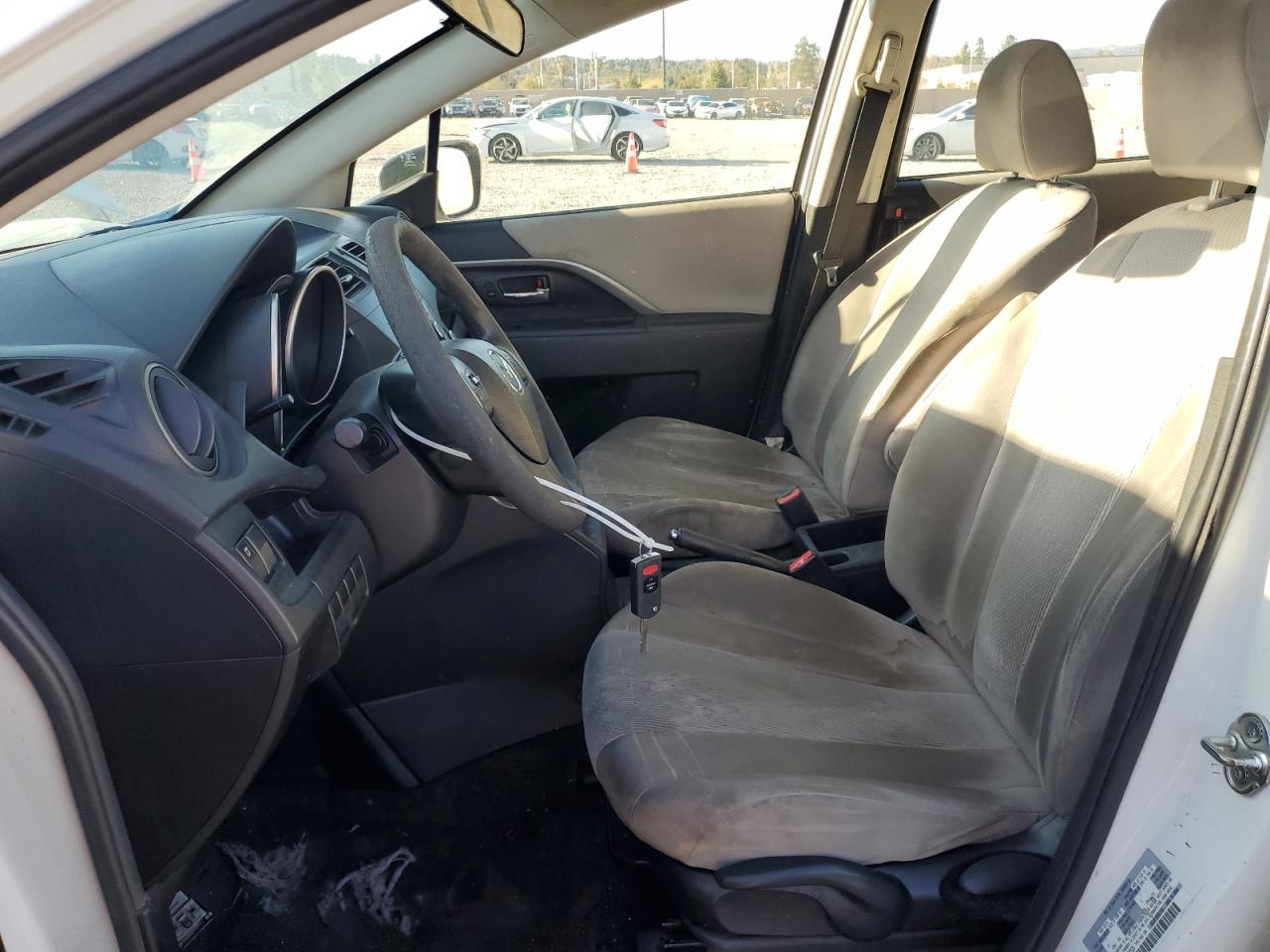 2014 Mazda 5 - Image 7