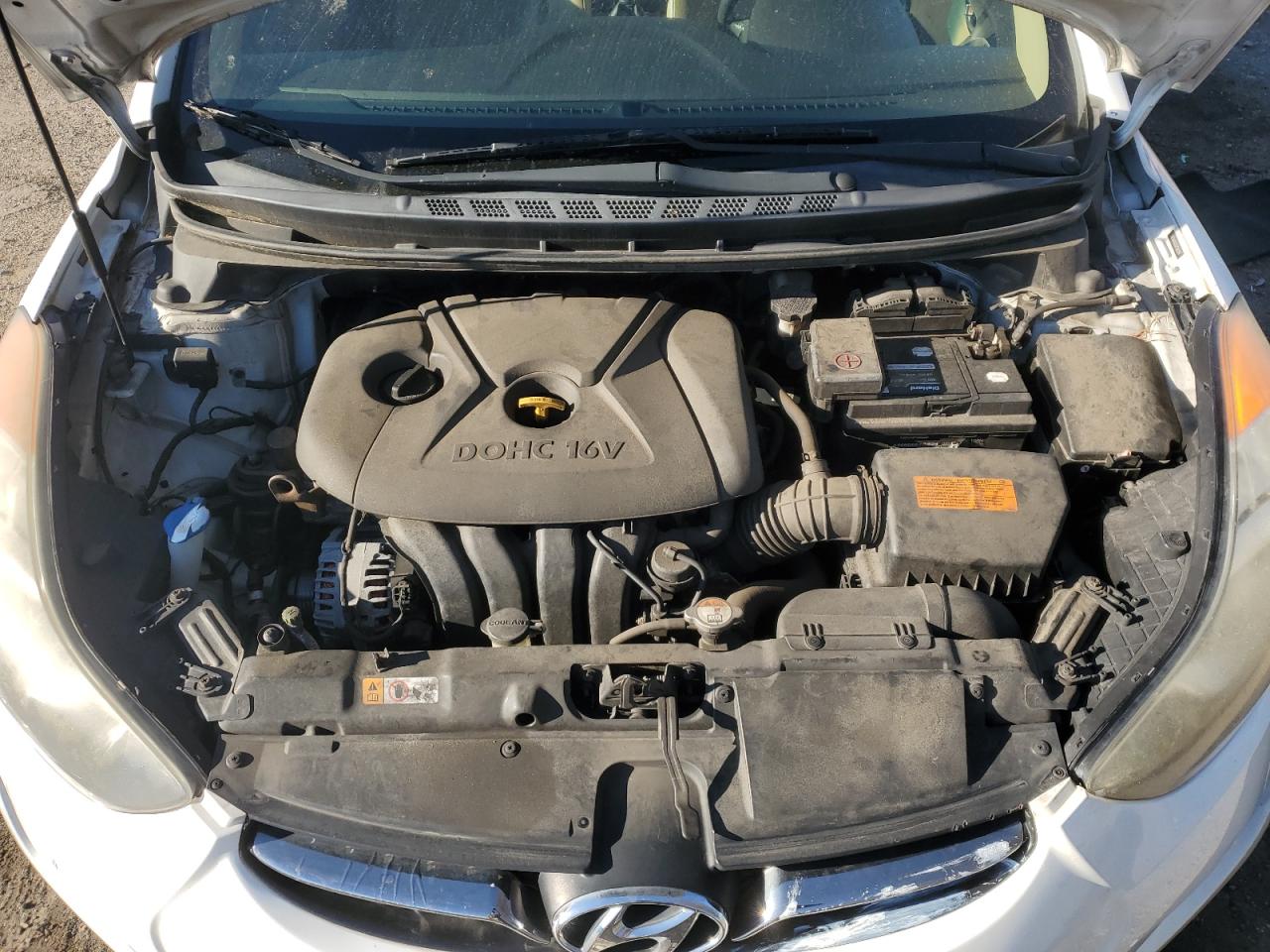 2013 Hyundai Elantra - Image 12