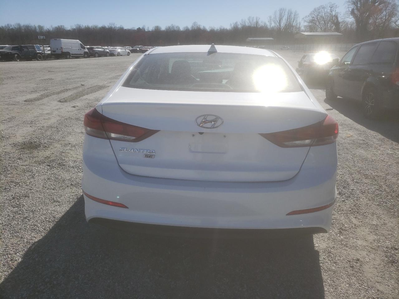 2018 Hyundai Elantra - Image 6