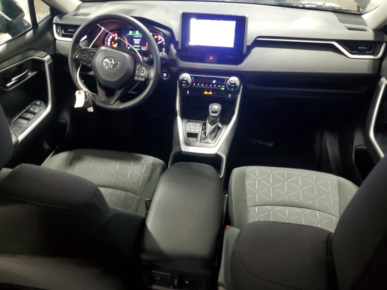 2024 Toyota RAV 4 - Image 8