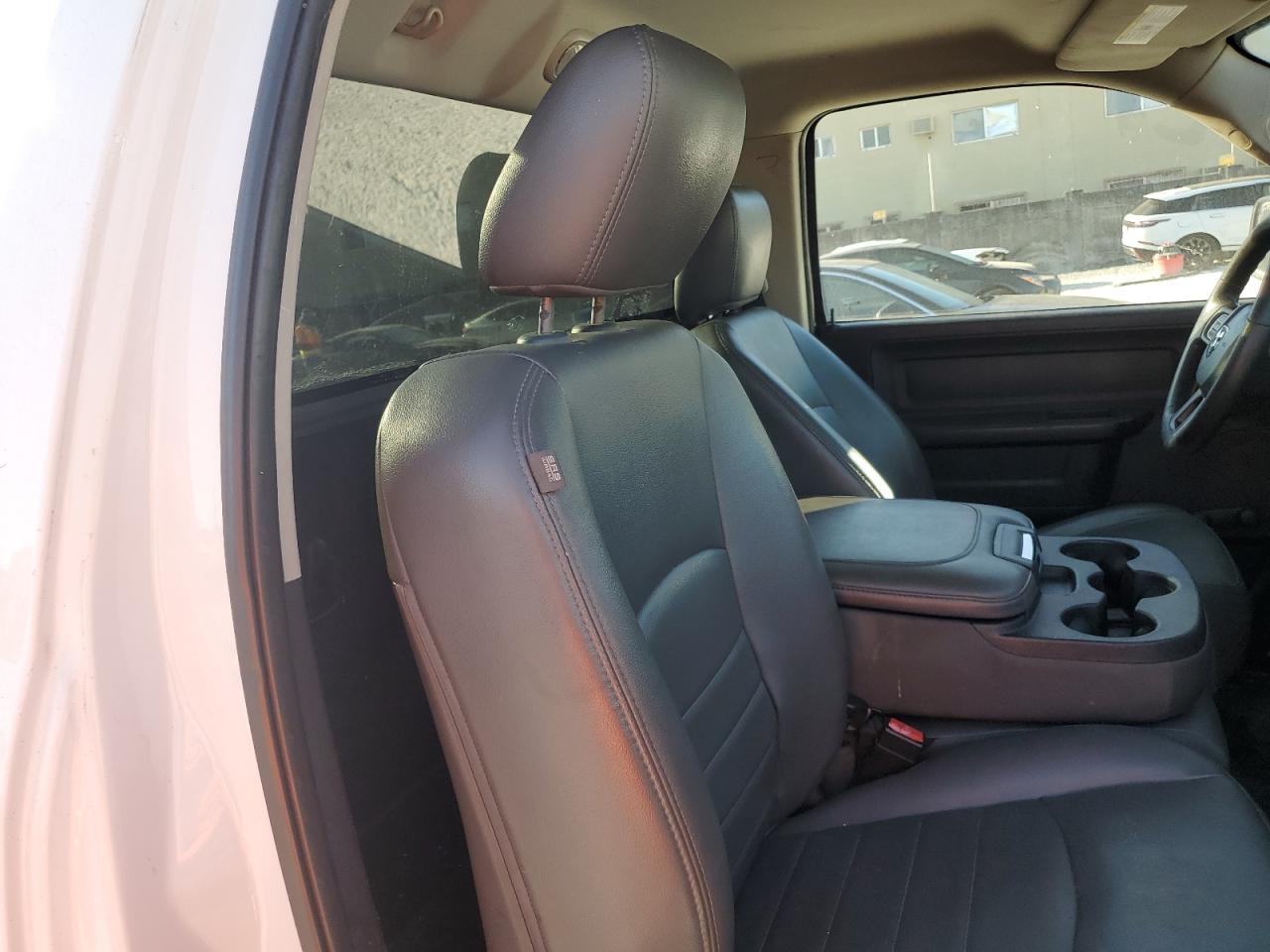 2014 RAM 1500 - Image 10