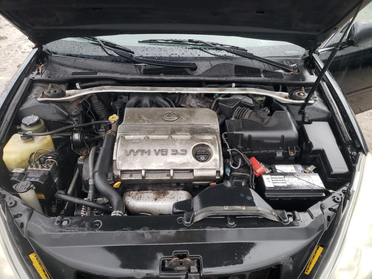 2004 Lexus ES - Image 11