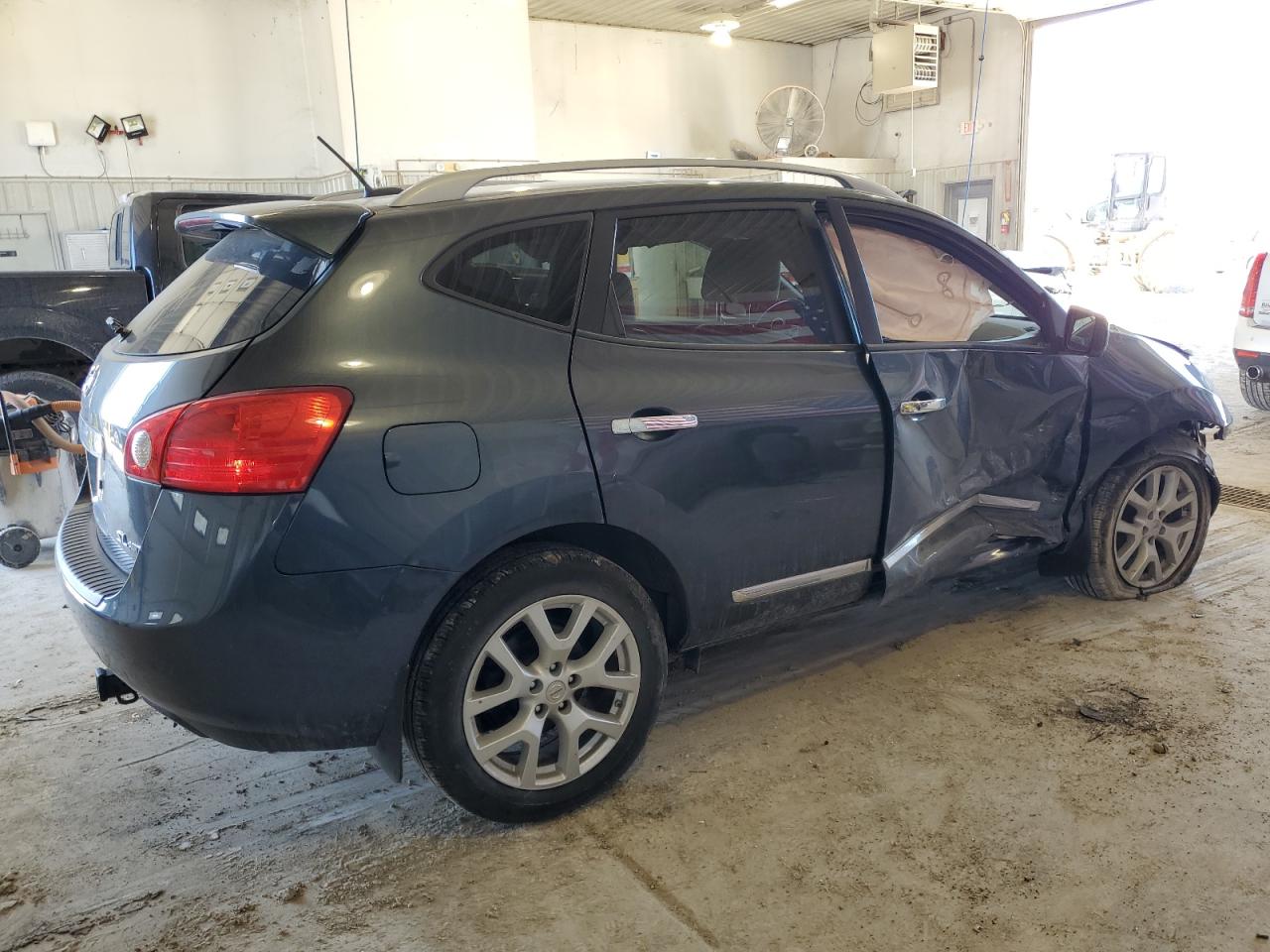 2012 Nissan Rogue - Image 3