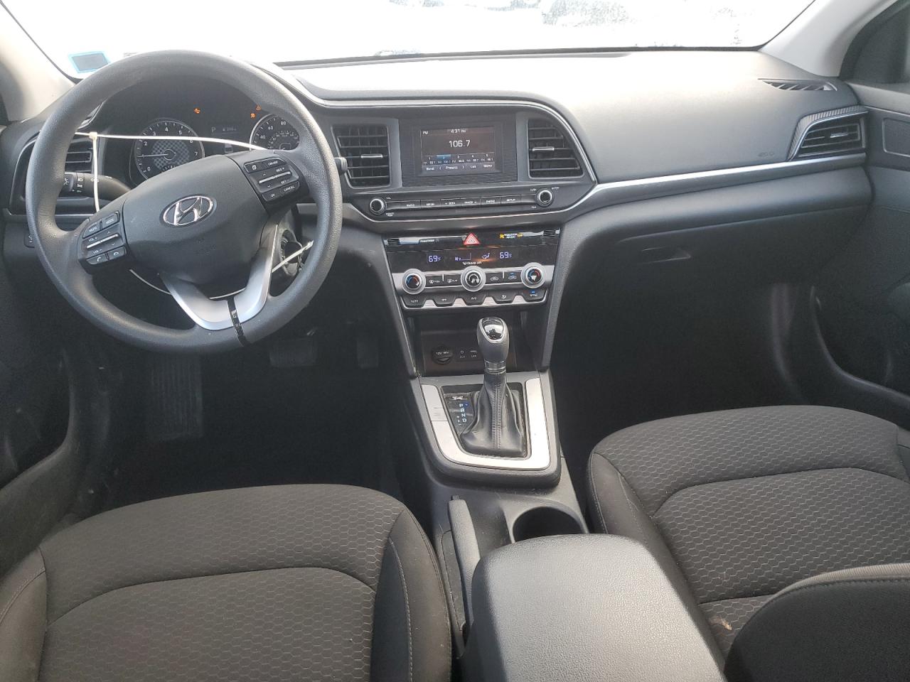 2020 Hyundai Elantra - Image 8