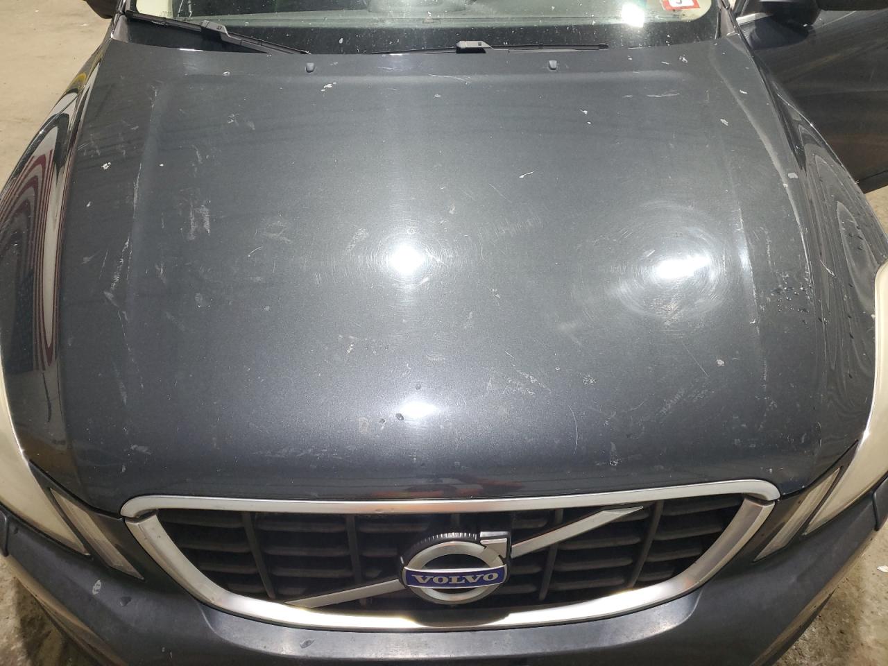 2010 Volvo XC60 - Image 12