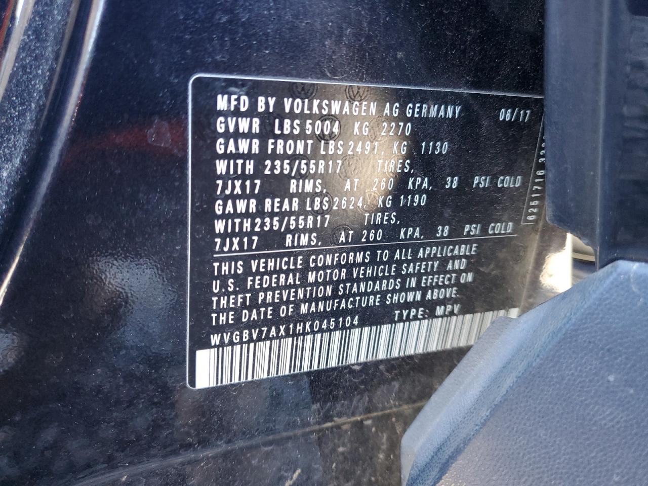 2017 Volkswagen Tiguan - Image 13