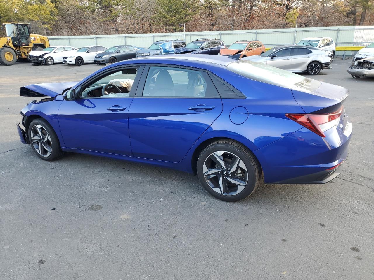 2023 Hyundai Elantra - Image 2