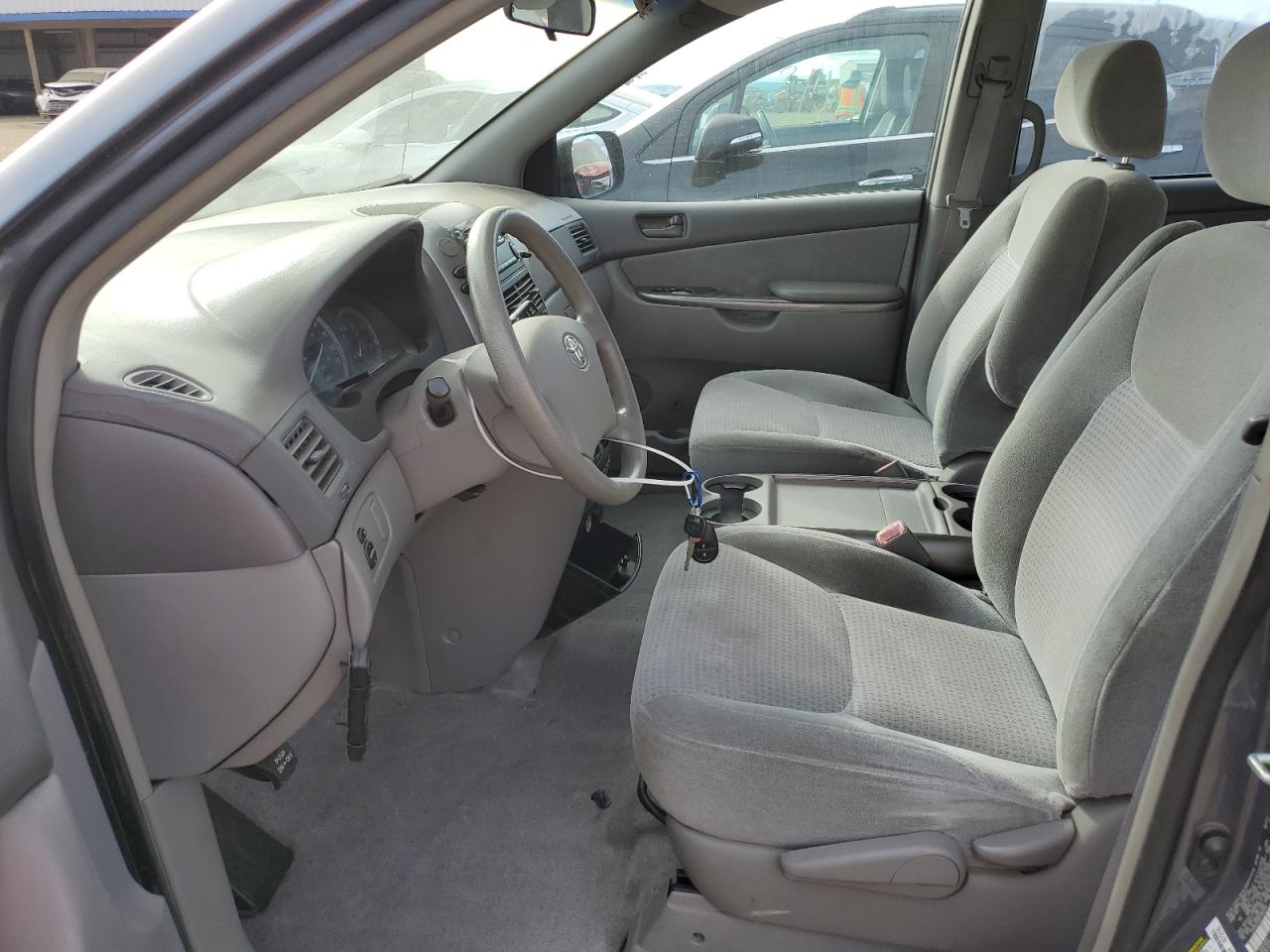 2007 Toyota Sienna - Image 7