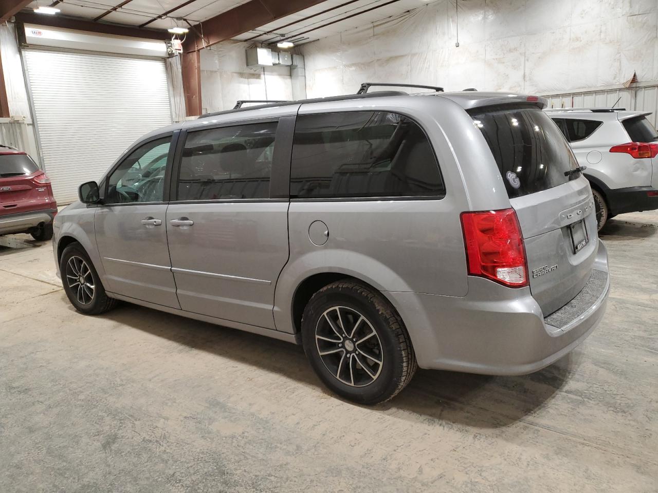 2017 Dodge Caravan - Image 2