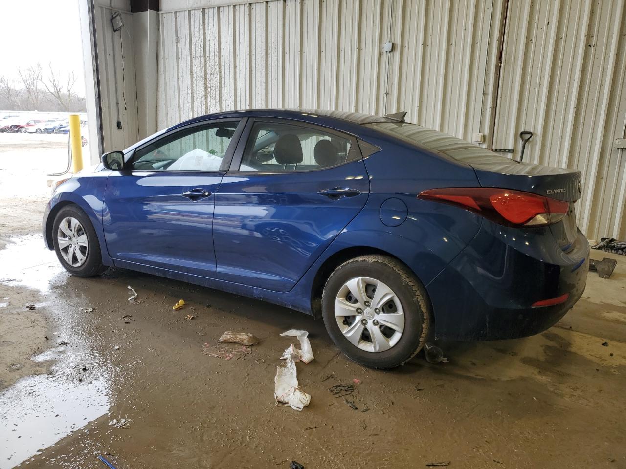 2016 Hyundai Elantra - Image 2