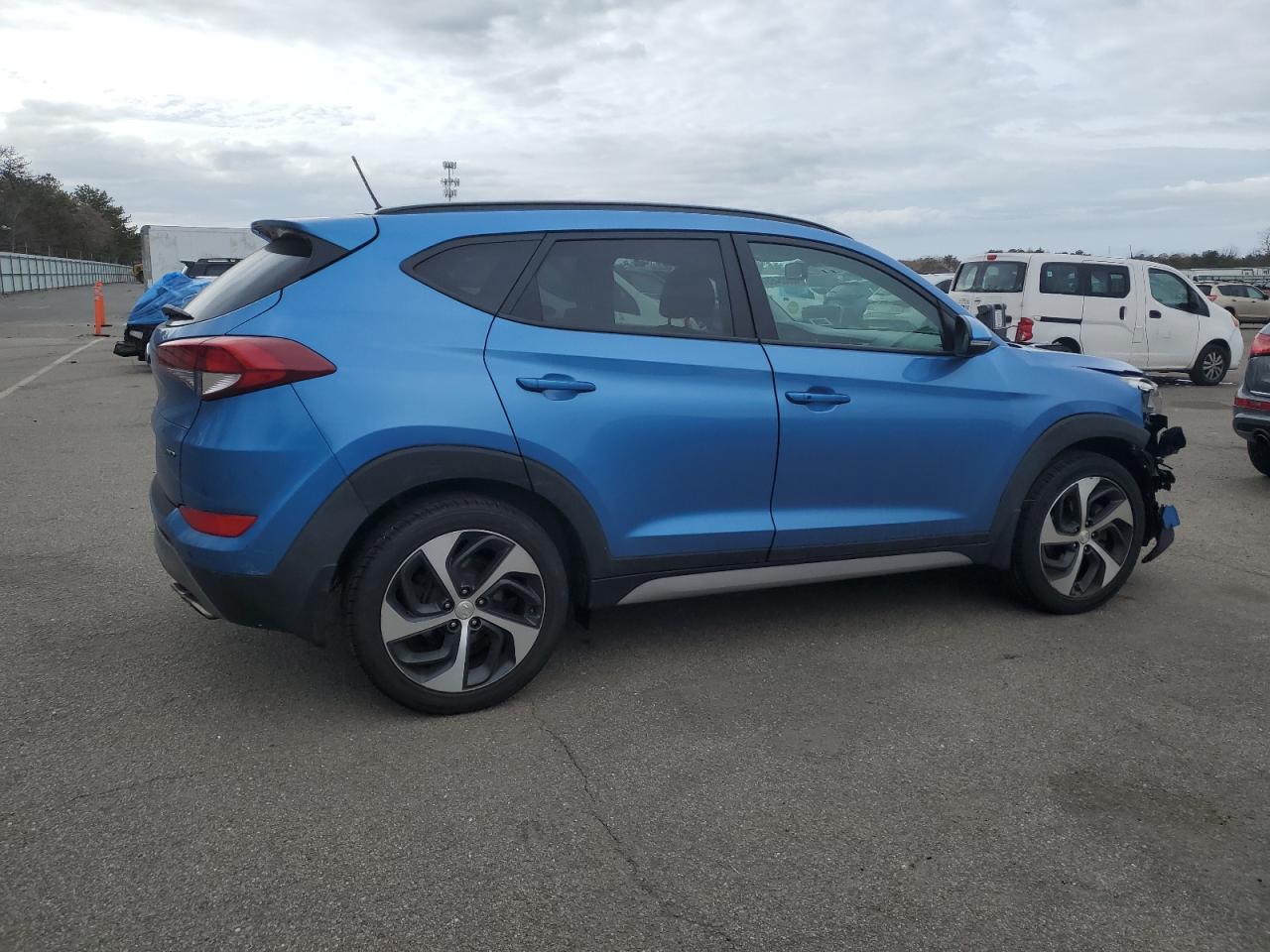 2017 Hyundai Tucson - Image 3